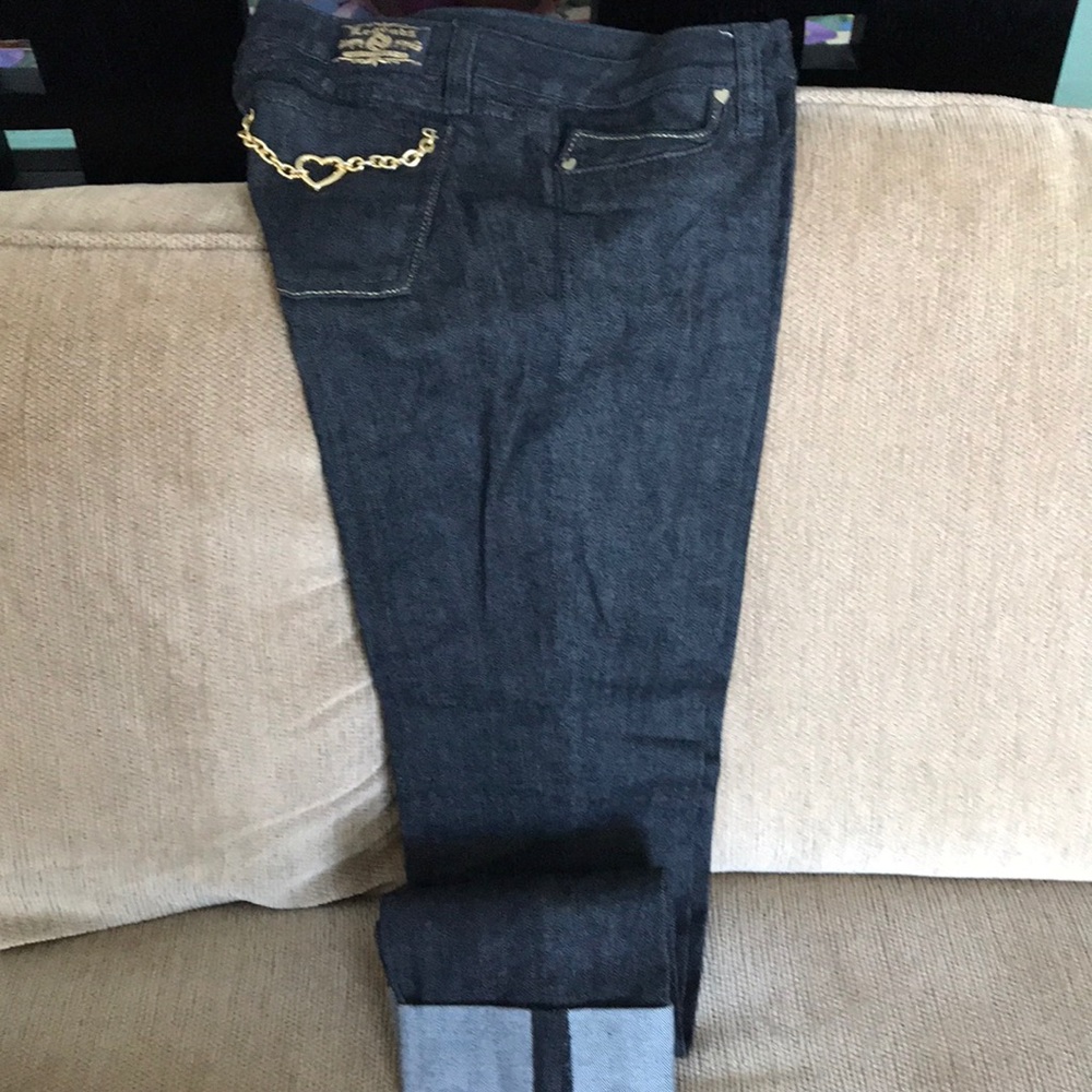 Clothes - Picture 2 of 4